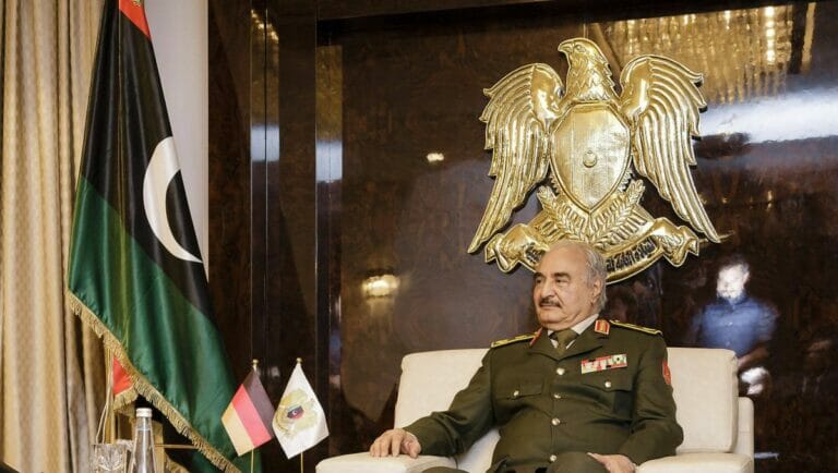 Der Kommandeur der im Osten des Landes stationierten Libysch-Nationalen Armee, Khalifa Hafta