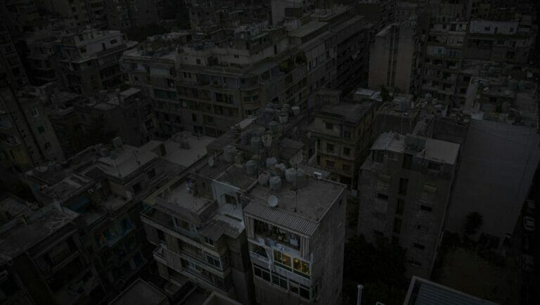 Aufgrund von Treibstoffmangel kommt es in Beirut immer wieder zu Stromausfällen