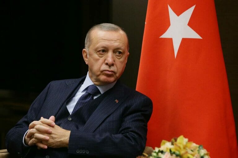 Das Außenministerium der Türkei soll mit der sturen Haltung des Präsidenten alles andere als glücklich gewesen sein. (© imago images/ITAR-TASS)