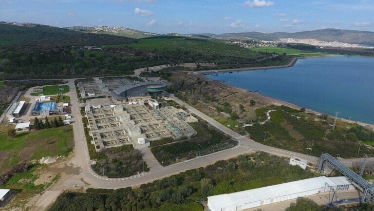 Eines der größten Wasserreservoirs der Israel Water Company ist das „Eshkol Reservoir“