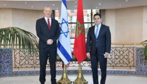 Israels Außenminister Benny Gantz und sein marokkanischer Amtskollege Abdellatif Loudiyi