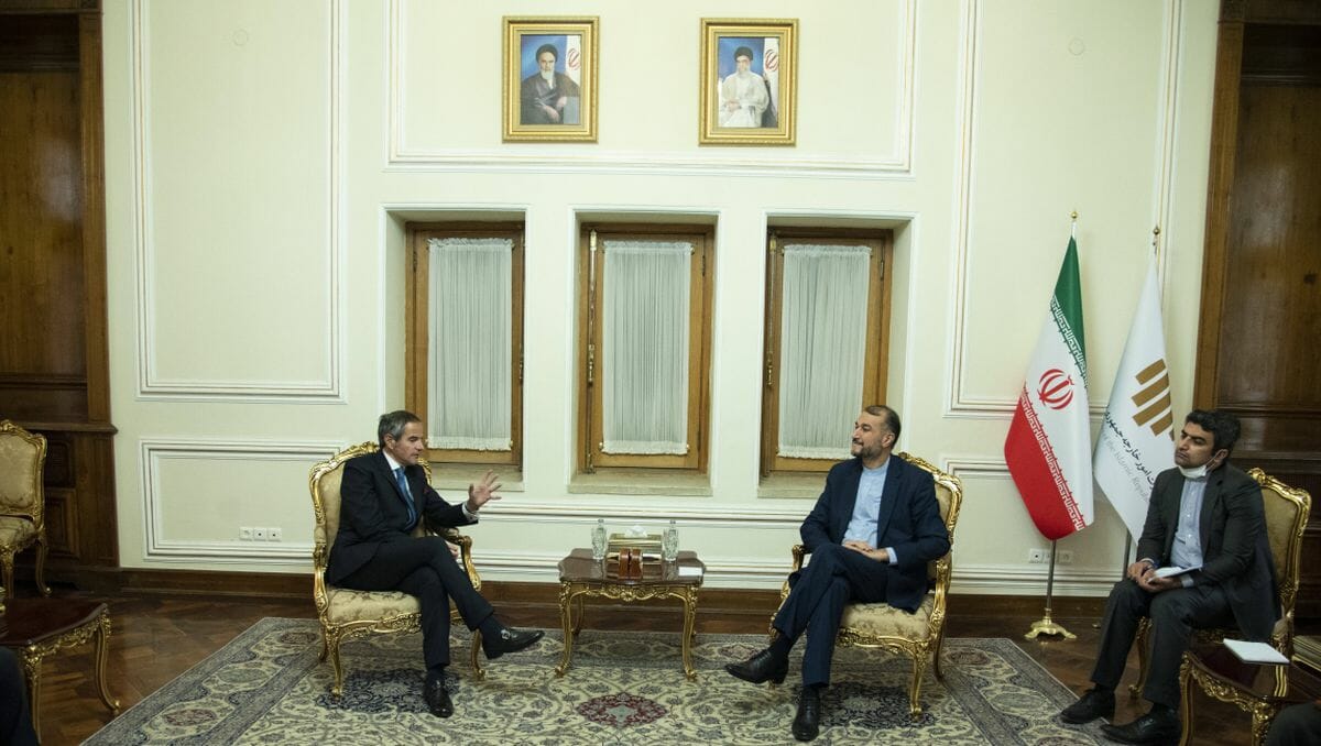IAEO-Chef Rafael Grossi bei seinem Treffen mit den iranischen Außenminister Hossein Amir Abdollahian