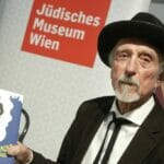 Arik Brauer bei der Präsentation eines seiner Bücher im Jüdischen Museum Wien