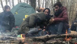 Haji Darwish und seine Familie in den Wäldern an der weßrussisch-polnischen Grenze