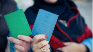 Arabische Bewohnerinnen Ostjerusalems mit israelischem Personalausweis