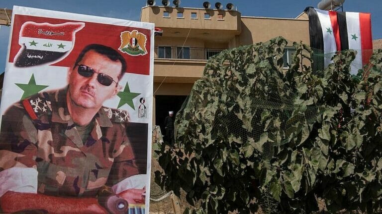 Plakat des syrischen Machthabers Bashar Al-Assad