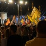 Libanon 2016: Anhänger von Aoun feiern mit Hisbollah-Fahnen seinen Wahl zum Präsidenten