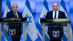 Israels Außenminister Yair Lapid un Premierminister Naftali Bennett