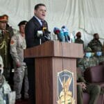 Libyens Premier Abdul-Hamid Dbeibah spricht der Abschlussfeierlichkeit an einer Militärakademie