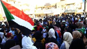 Massenprotese im Sudan führen zum Rücktritt des Premierministers