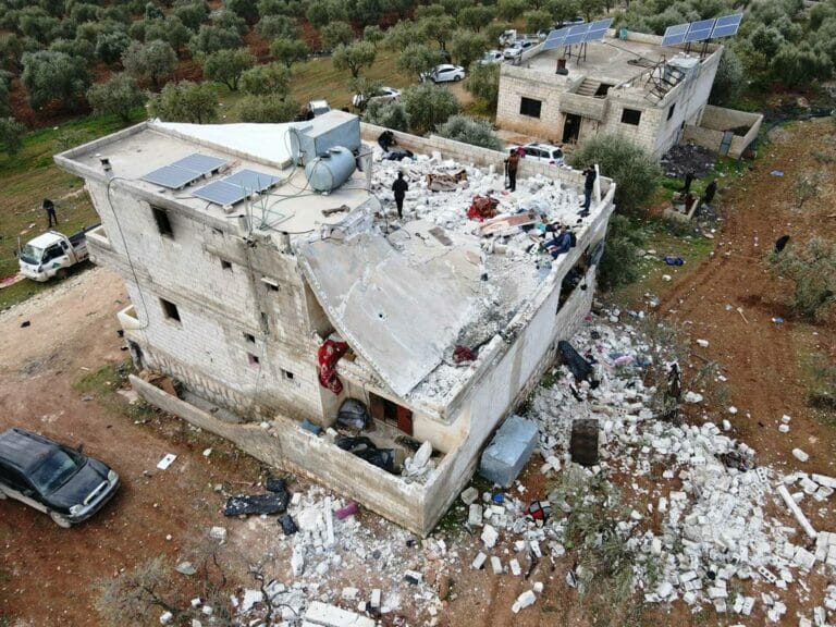 Ruine des Hauses, in dem IS-Chef sich und seine Familie in die Luft sprengte. (© imago images/UPI Photos)