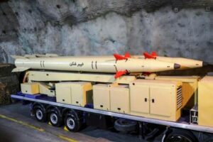 Eines der Mittel, mit deren Hilfe der Iran Israel zuerstören will, um die Ankunft des Mahdi vorzubereiten: die neue Rakete namens »Khaybar-Zerstörer«. (© imago images/ZUMA Wire)