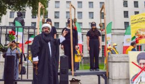 Iranische Oppositionelle in London protestieren gegen Hinrichtungen in der Islamischen Republik