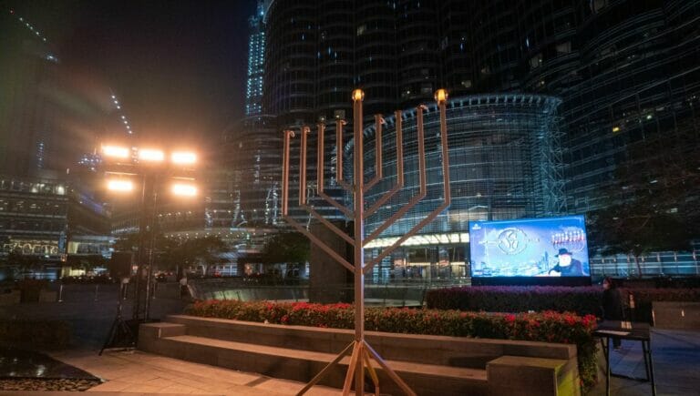 Hanukkah 2020: Eine Menorah in Dubai in den Vereinigten Arabischen Emiraten