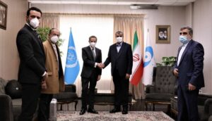 IAEO-Chef Rafael Grossi beim Chef der iranischen Atombehörde, Mohammad Eslami
