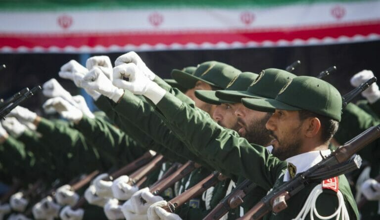 Revolutionsgarden auf Militärparade in Teheran