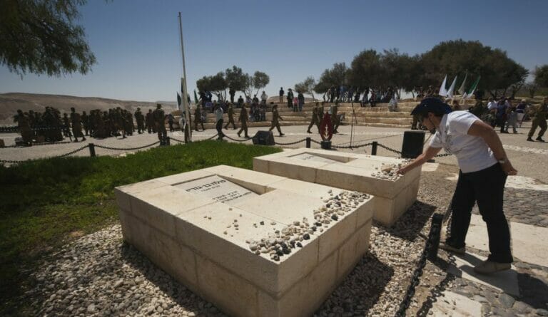 Im Kibbuz Sde Boker sind Israels Staatsgründer David Ben-Gurion und seine Frau Paula begraben