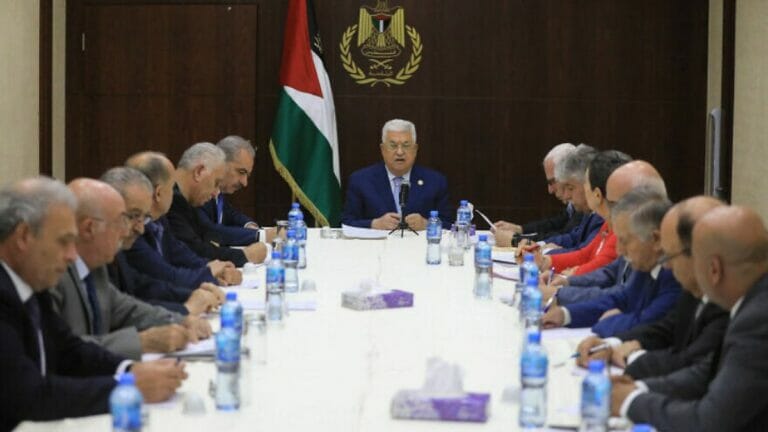 Mahmud Abbas mit den Mitglieder des Exekutivkommitees der PLO