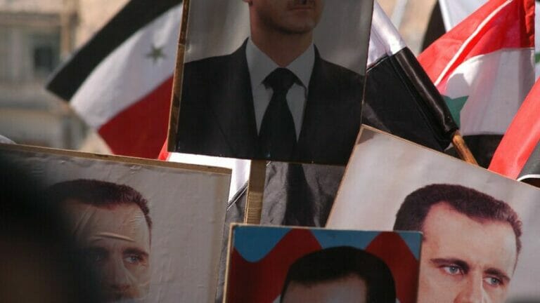 Eine Demonstration für Syriens Präsident Assad