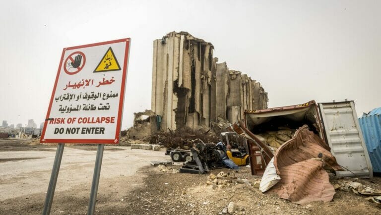 Ruinen der katastrophalen Explosion im Beiruter Hafen