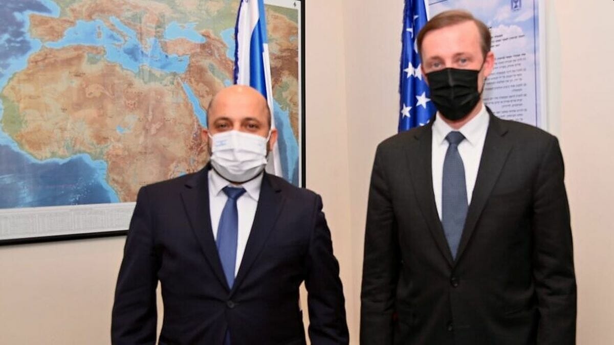 Der Nationale Sicherheitsbeamter der USA, Jake Sullivan, mit seinem israelischen Amtskollegen, Eyal Hulata