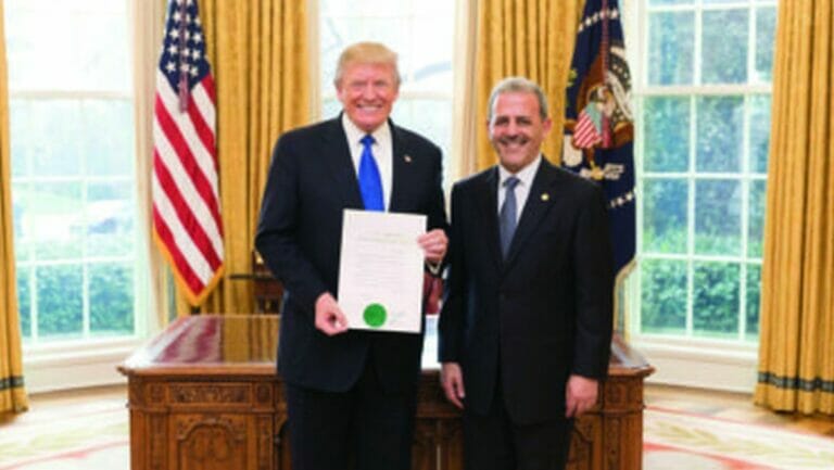 Ehemaliger libanesischer US-Botschafter, Gabriel Issa, mit Ex-Präsident Donald Trump