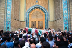 Begräbnis des Revolutionsgardisten Hassan Sayad Khodayari im Iran. (© imago images/Pacific Press Agency)