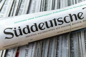 Die Süddeutsche Zeitung fällt nicht zum ersten Mal durch Karikaturen mit antisemitischer Bildsprache auf. (© imago images/Schöning)