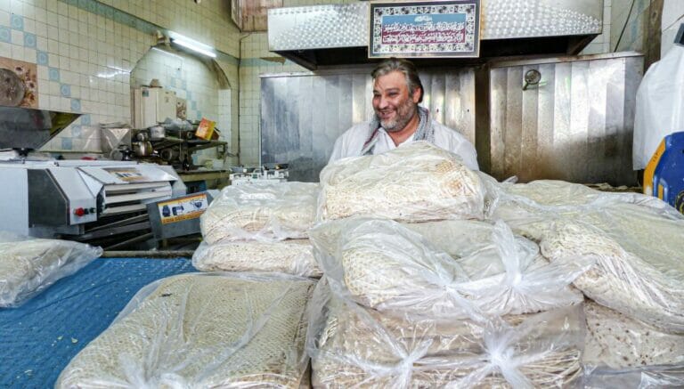 Das iranische Regime will die Subventionen für den Brotpreis streichen