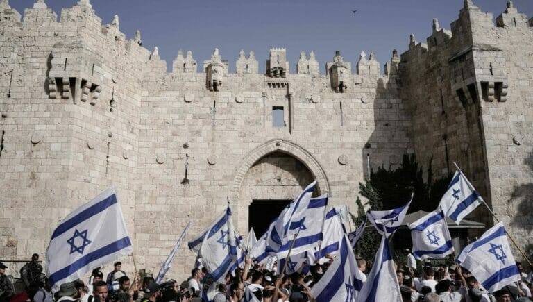 Der Jerusalemer Flaggenmarsch am Rande der Altstadt