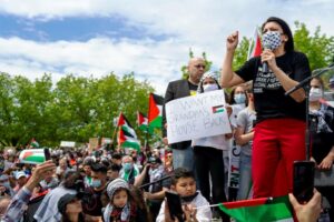 Rashida Tlaib bei einer Palästina-Demonstration im Mai 2021 (© imago images/ZUMA Wire)