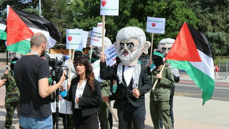 Israelische Reservisten und Aktivisten demonstrieren vor dem UN-Menschenrechtsrat in Genf