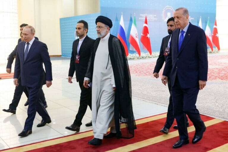 Die Präsidenten bei Dreiergipfel Russland-Iran-Türkei in Teheran. (© imago images/ZUMA Wire)
