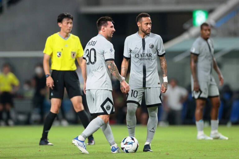 Werden heute ihre Ballkünste in Tel Aviv unter Beweis stellen: Lionel Messi und Neymar. (© imago images/AFLOSPORT)