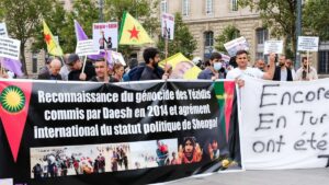 Demonstration in Paris für die Anerkennung des Genozids an den Jesiden