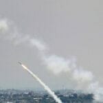 Eine von Hunderten Raketen und Geschoßen, die vom Gazastreifen Richtung Israel gefeuert wurden. (© imago images/ZUMA Wire)