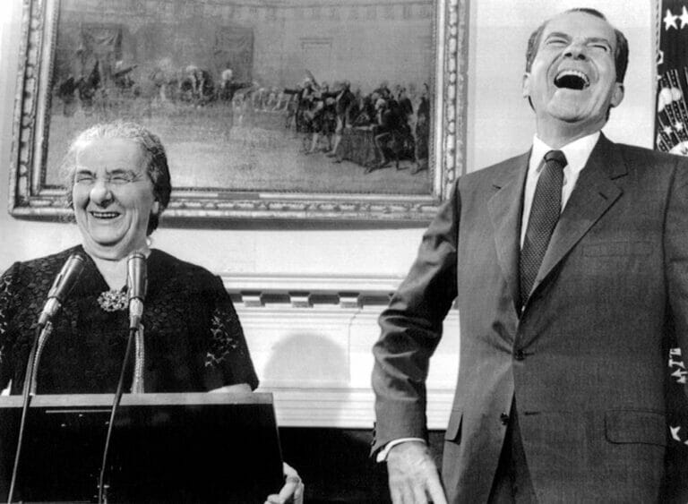 Israels Premierministerin Golda Meir zu Besuch im Weißen Haus bei US-Präsident Richard Nixon im September 1969. (© imago images/United Archives International)