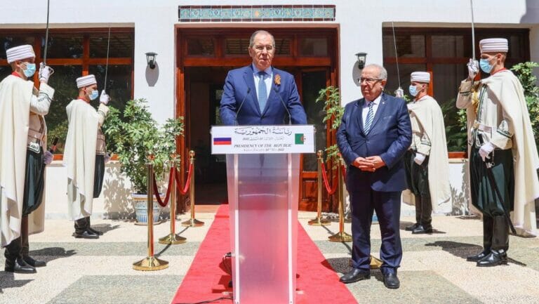 Russlands Außenminister Sergej Lawrow zu Besuch bei seinem algerischen Amtskollegen Ramtane Lamamra