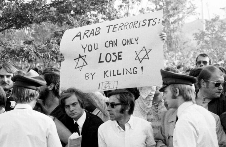 Viele waren 1972 der Meinung dieses Demonstranten in München. Leider erwies sich diese Einschätzung als falsch. (© imago images/Sammy Minkoff)