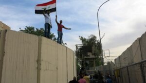 Anhänger von Muqtada Al-Sadr demonstrieren in Bagdads »Grüner Zone«