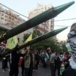 Mit der Hisbollah verbündete Milizen auf einer Hisbollah-Veranstaltung in Beirut
