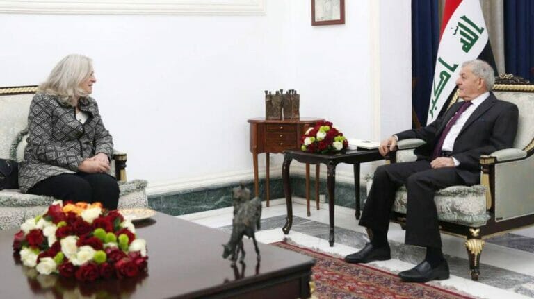 US-Botschafterin Romanowski bei einem Treffen mit dem neuen irakischen Präsidente