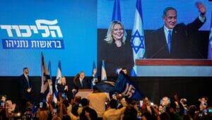 Wahlsieger Benjamin Netanjahu lässt sich feiern