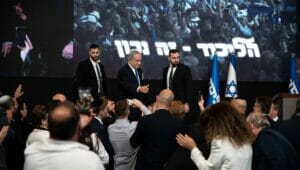 Israels Wahlsieger Benjamin Netanjahu lässt sich feiern