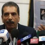 Tawfik Tirrawi präsentiert den Untersuchungsbericht zu Arafats Tod