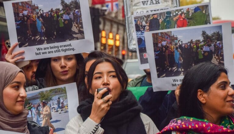 Solidaritätsdemonstration mit den von den Taliban unterdrückten Frauen in Afghanistan