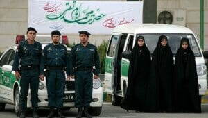 Mitglieder der iranischen Sittenpolizei
