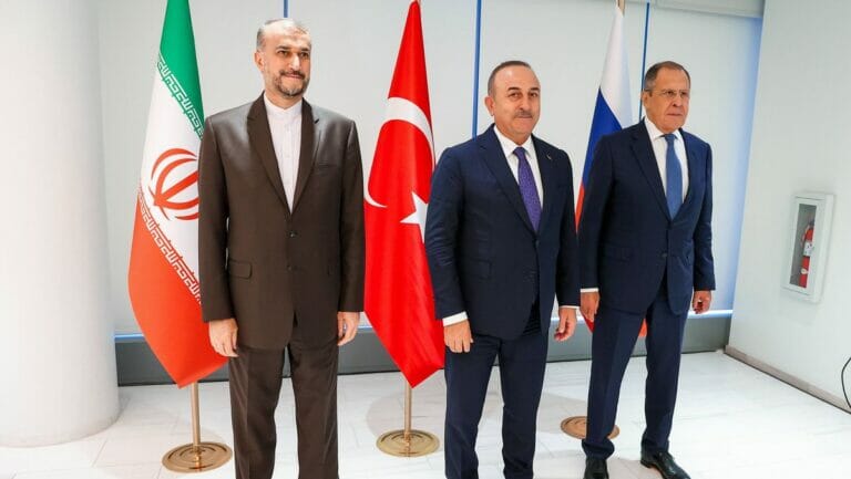 Die Außenminister des Iran, der Türkei und Russlands
