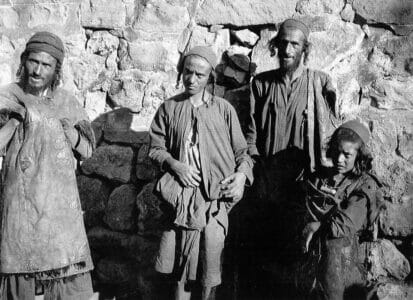 Juden in einem Bergdorf im Jemen im Jahr 1902. (© imago images/UIG)