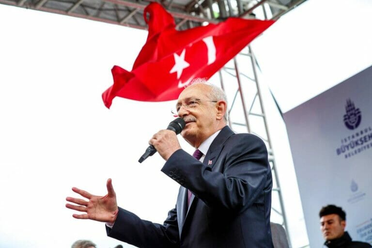 Kemal Kılıçdaroğlu, Spitzenkandidat der Opposition im Präsidentschaftswahlkampf in der Türkei. (© imago images/Depo Photos)